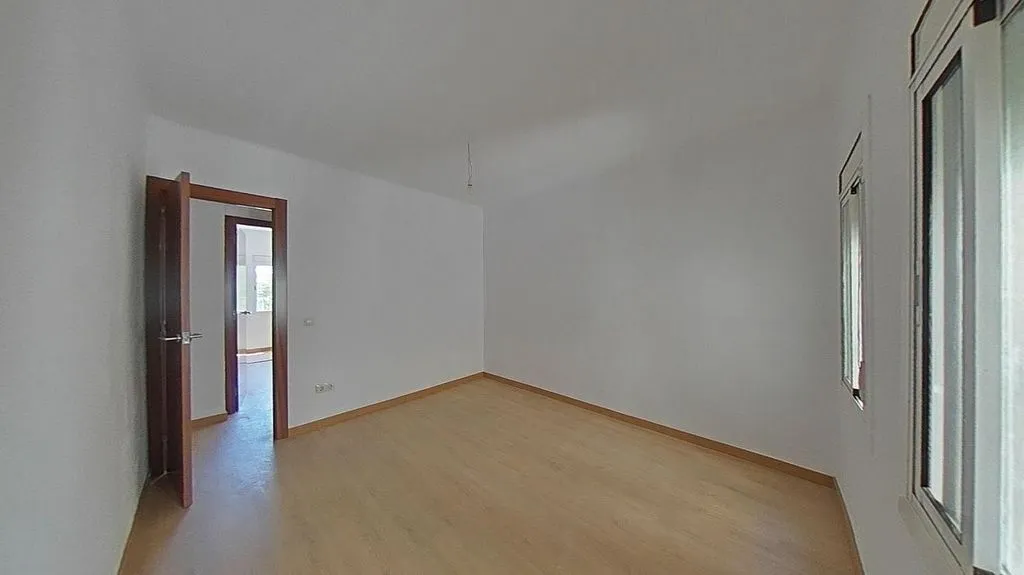 Toad - 3-Bedroom Apartment in Mollet del Vallès