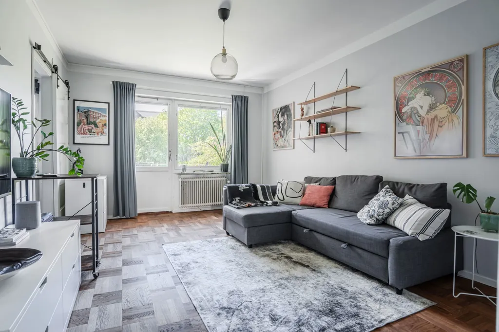 Soggiorno - Charming Through-Flat with South-West Balcony in Luthagen