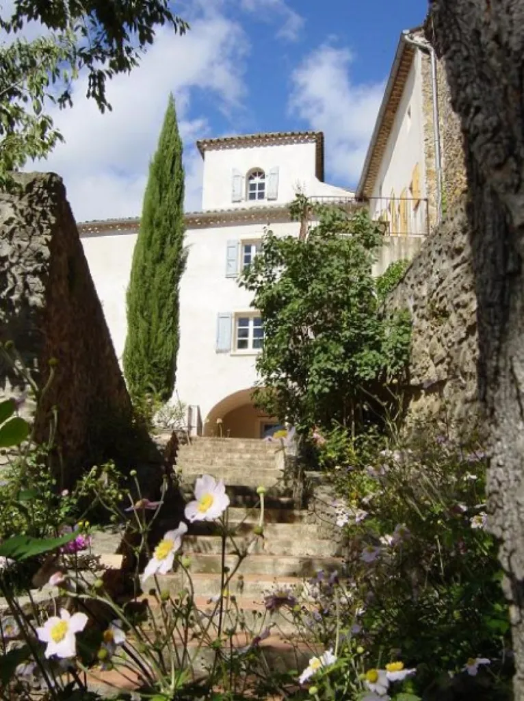 Extérieur - Mas du 18e avec 6 Appartements et Piscine à Alès
