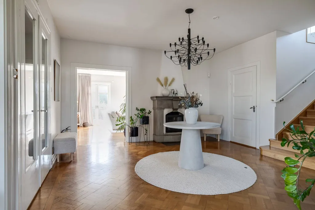 Maison 10 pièces à Kumla kommun