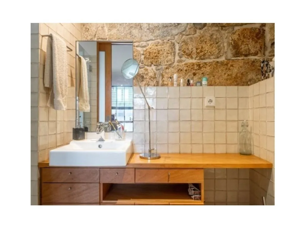 Bathrooms - Luxury Apartment with Pool in Porto