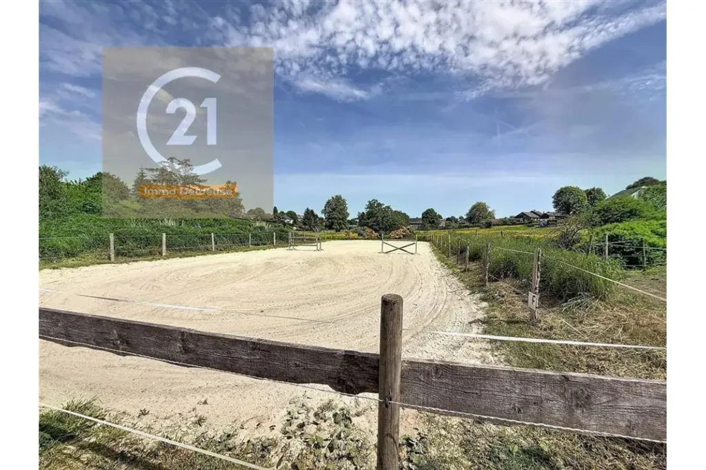 Aed - Equestrian Property with Extensive Land in Givry