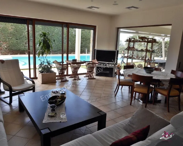 Luxurious Villa with Sea and Mountain Views in Saroniada