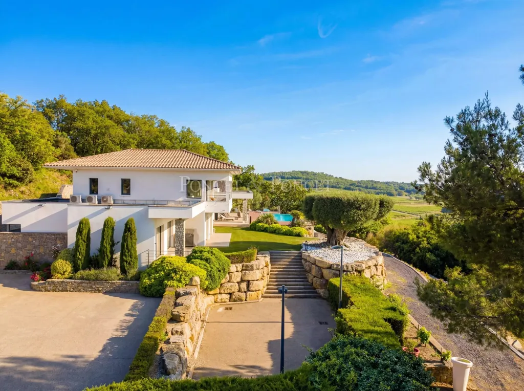 Õhuvaade - Architectural Villa with Valley View near Montpellier