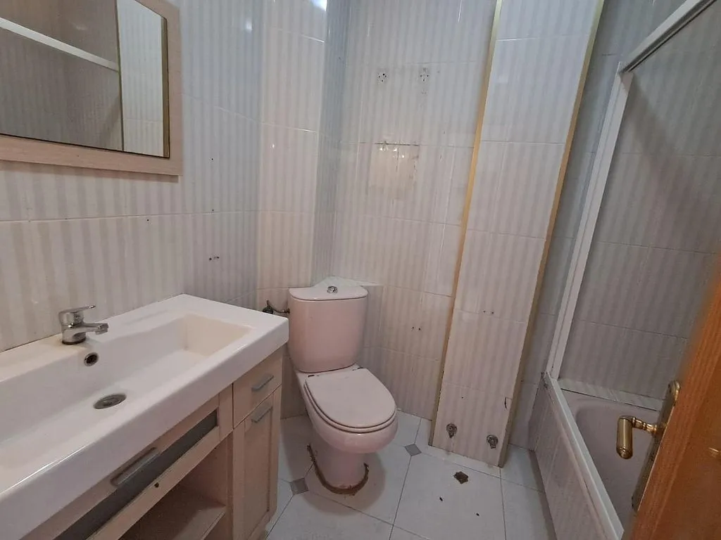 Salles de bain - 3-Bedroom Flat with Terrace in Puente Tocinos