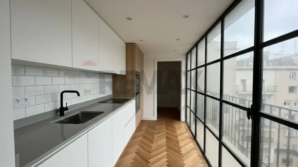 Cuisine - Apartment with Balcony in Central Afragola