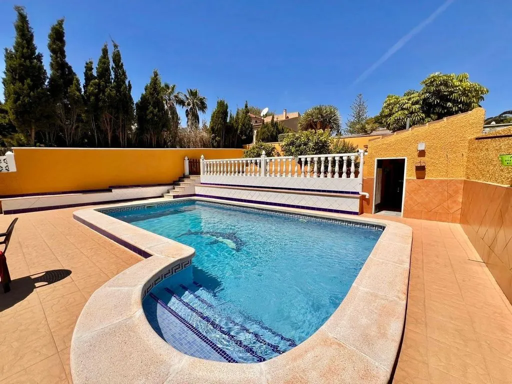 Piscine - Chalet with Pool in Los Balcones, Torrevieja