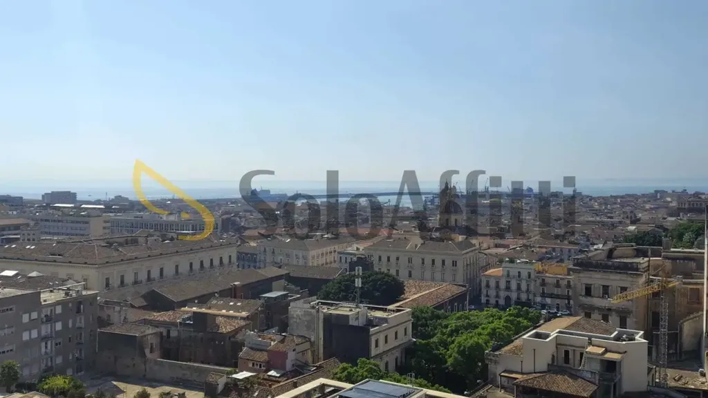 Panoramic 4-Bed Flat in Catania