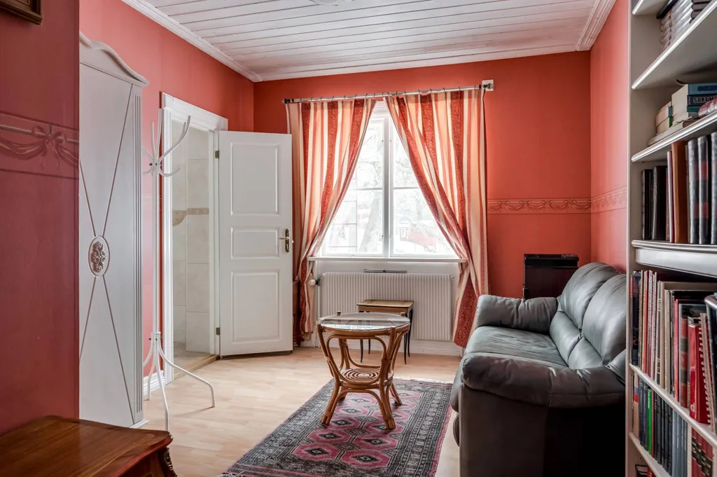 Elutuba - Multi-Use Property with Historic Charm in Borgvik