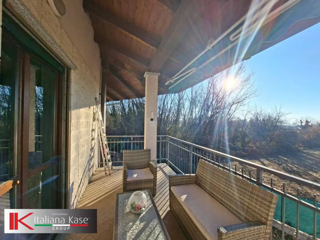 Balcony - Spacious Apartment with Terrace in Montalenghe