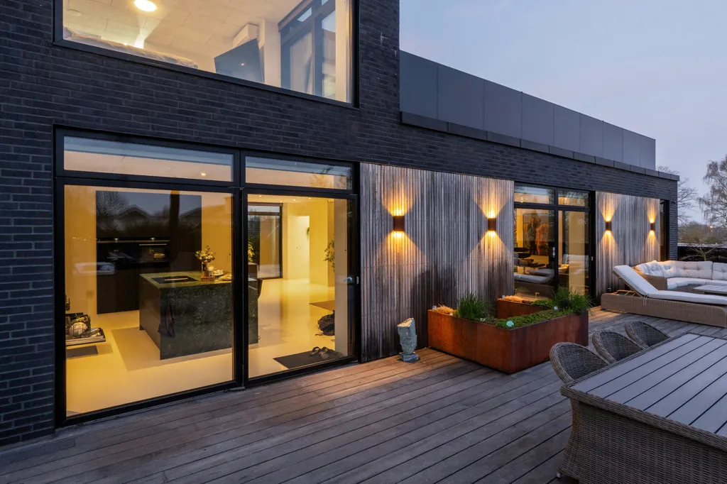Terrasse - Modernised Villa with Terraces in Central Odder