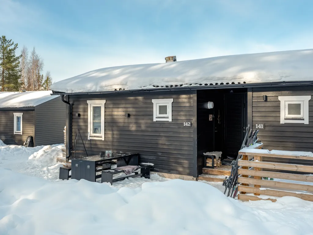 Välivaade - Cottage with Ski Access in Stöten