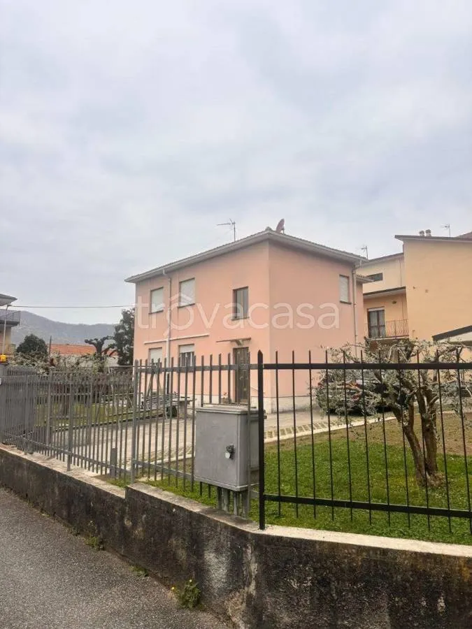 Exterior - Two-Unit Apartment with Private Garden in Calolziocorte