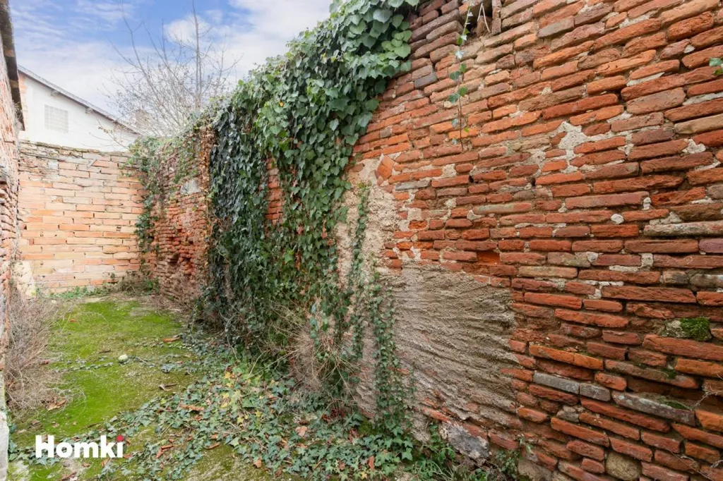 Jardin - Maison de Ville Polyvalente à Proximité Idéale