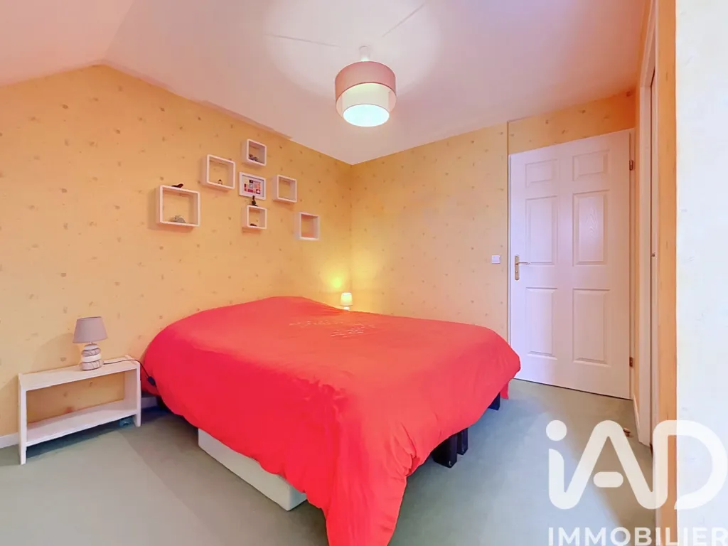 Bedrooms - Duplex Apartment with Terrace in Emerainville