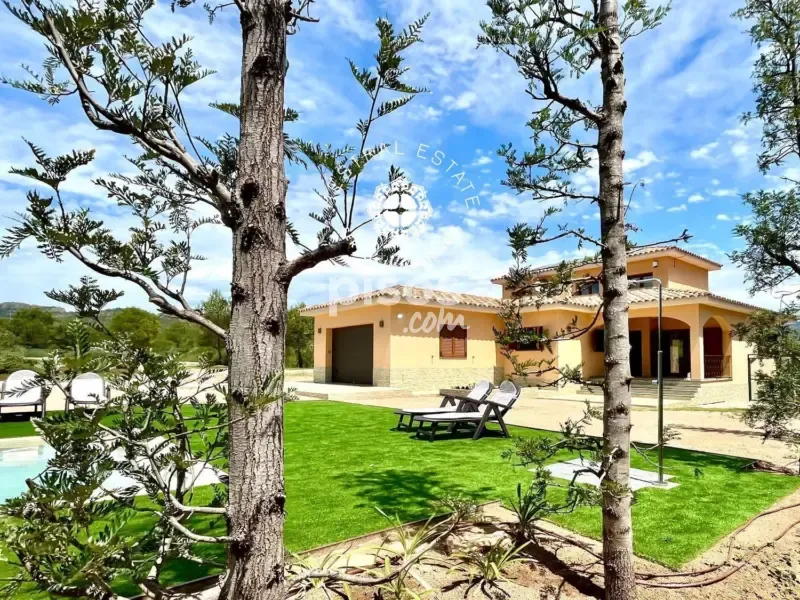 Piscine - Luxury Villa with Private Pool in Costa Dorada