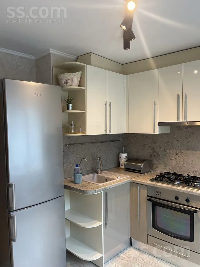 Kitchen - 3-Bedroom Flat with Balcony in Riga