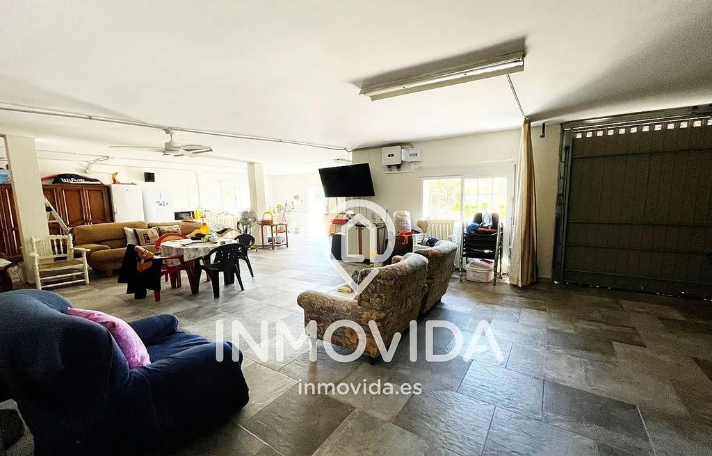 Garage - Chalet with Pool and Terrace in Xàtiva