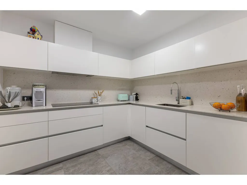 Köök - Modernised Flat with Balcony in Gran Vía