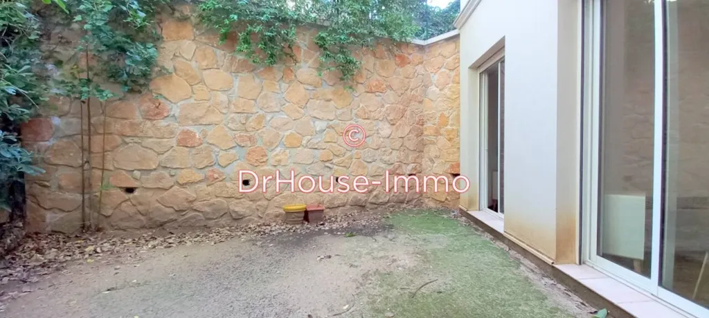 Garden - Bright 3-Bed Apartment with Terrace in Nice