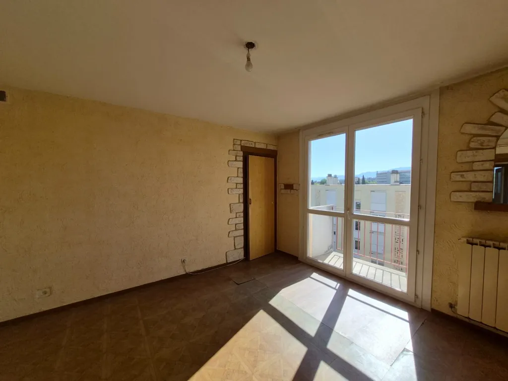 Pièces - Appartement Lumineux avec Balcon à Résidence Le Bretagne