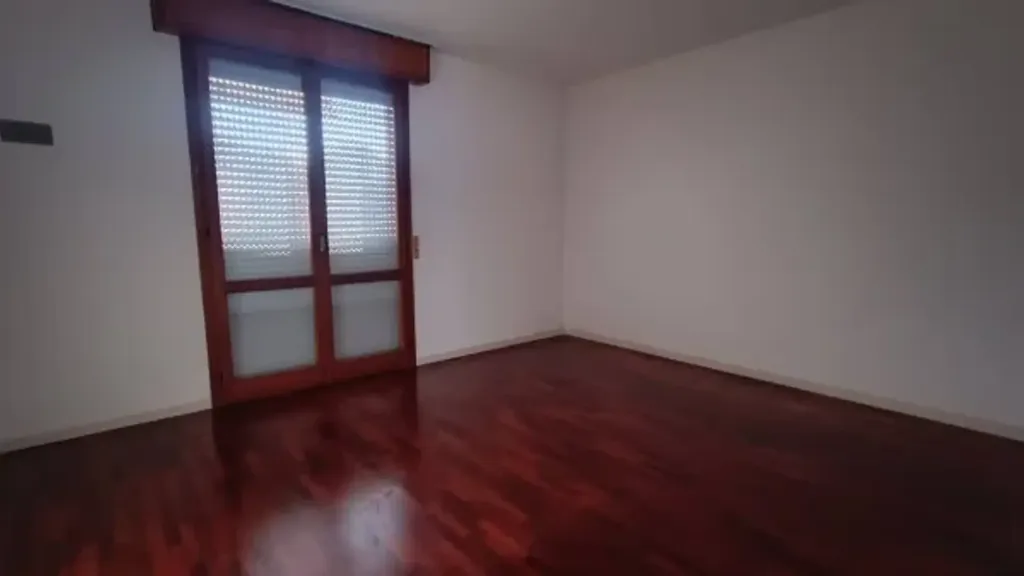 Rooms - Rustic-Style Apartment with Balcony in Vignola