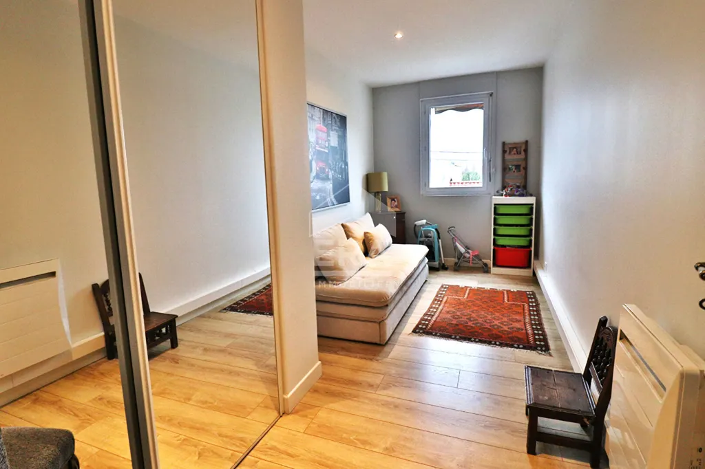 Séjour - Appartement Rénové avec Terrasse Sud-Est à Toulouse