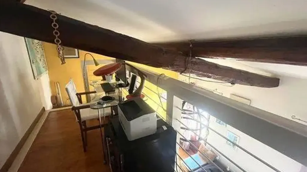 Pièces - Modernised Bilocale with Balcony in Florence