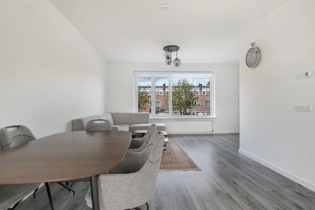 Söögituba - Two Maisonnettes with Separate Entrances in Rotterdam