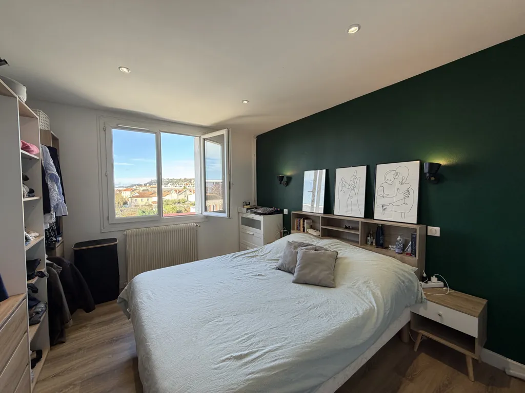 Magamistoad - Bright Flat with Balcony in Town Centre