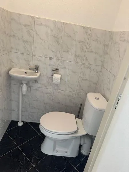 Salles de bain - Modern House with Balcony in Bergen Op Zoom