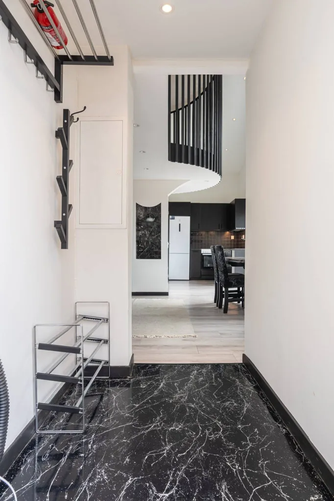 Hallway - Year-Round Cottage with Boat Access in Binnäset