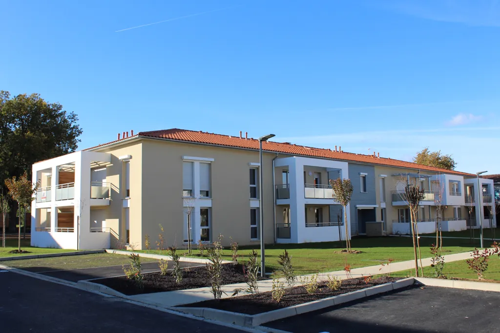 Välivaade - Apartment with West-Facing Terrace in Cornebarrieu