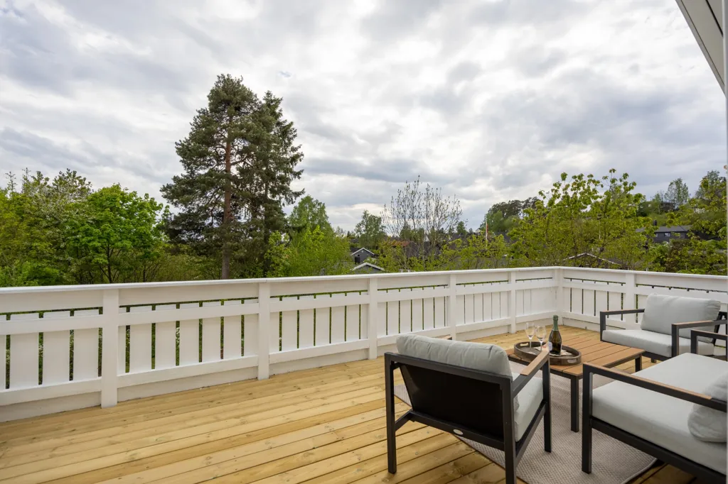 Terrasse - Sunny Detached House with Terrace in Nadderud