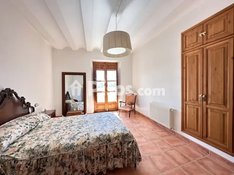 Chambres - Historic Finca with Vineyards in Requena