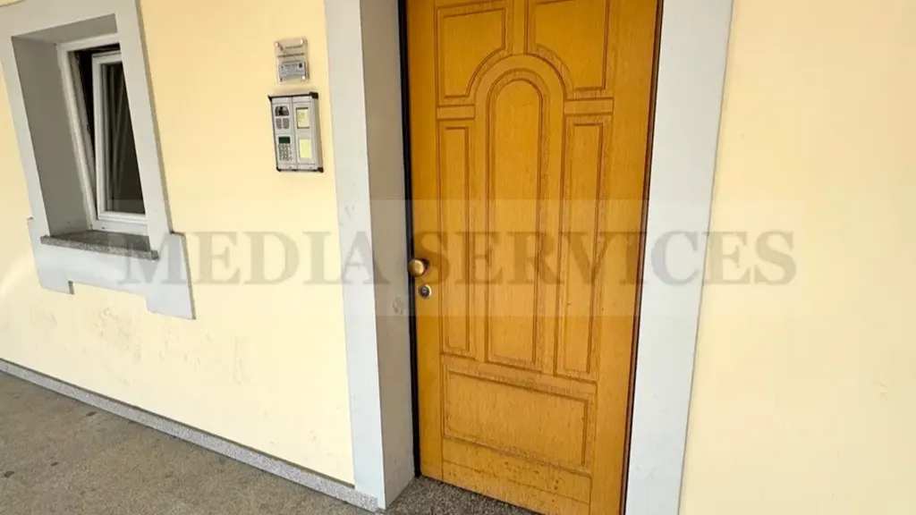 Entrée - Prestigious Apartment with Balcony in Garlasco
