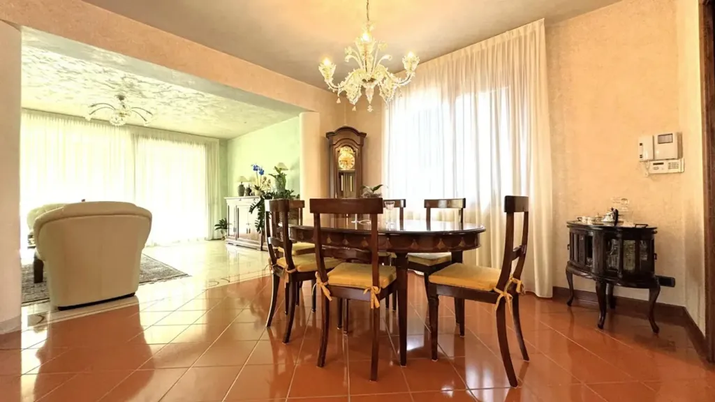 Salle à manger - Maison 4 pièces à IT