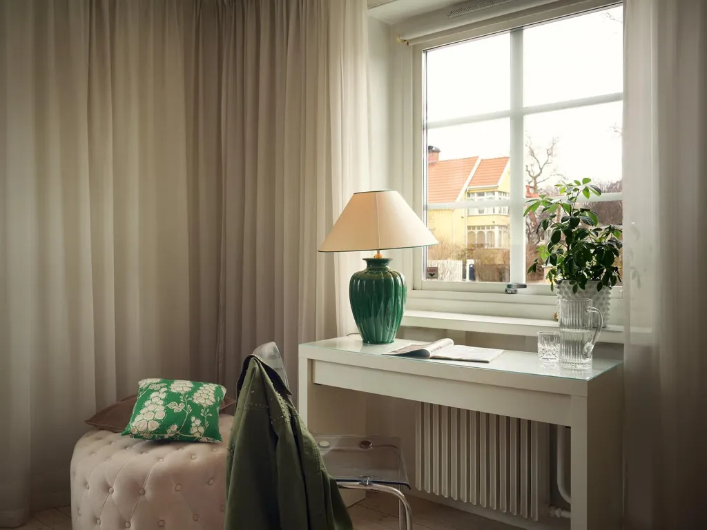 Bureau - Apartment with 4 Rooms in Gamla Enskede