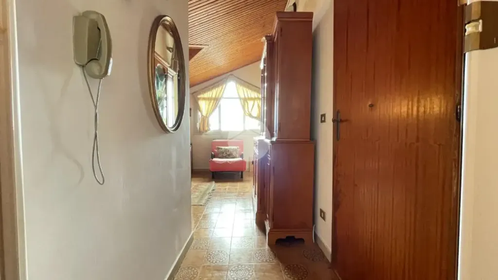 Entrée - Bright 2-Bedroom Apartment with Lift in Baiardo