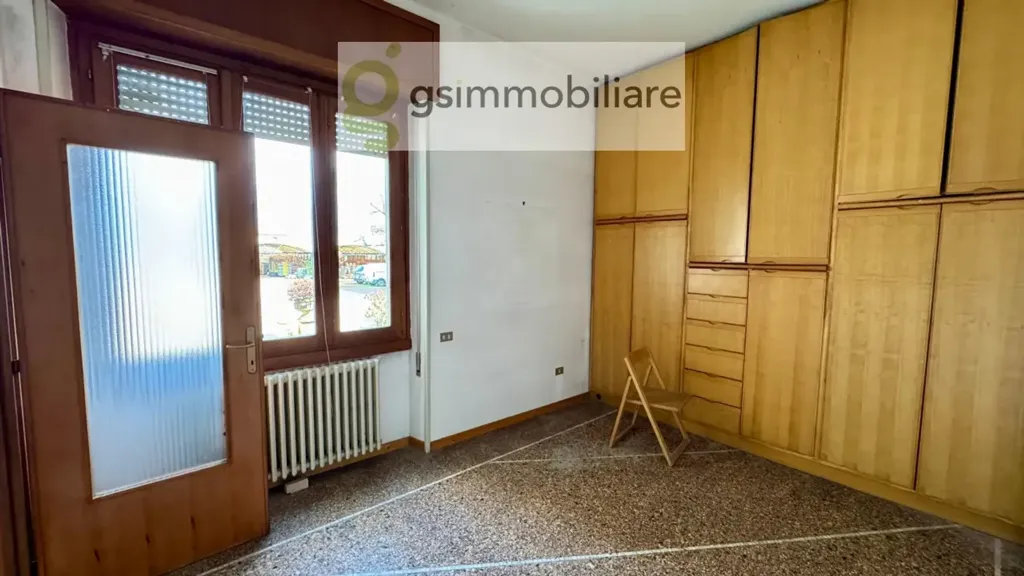 Spacious Apartment with Garden View in Brescia