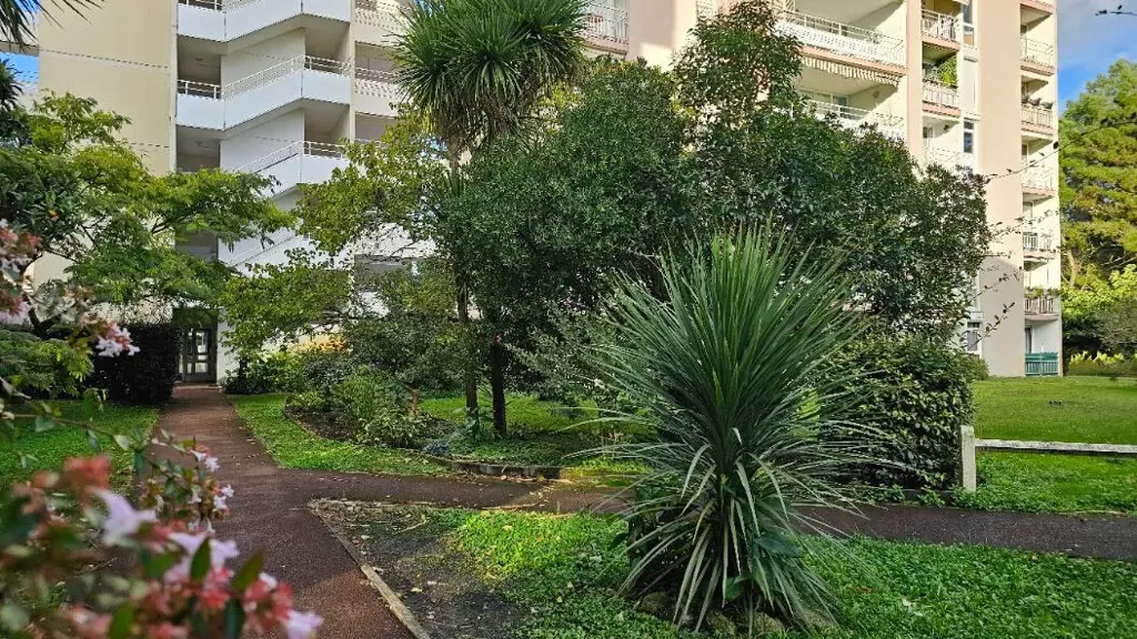 Aed - 3-Bedroom Apartment with Loggia in Arcachon