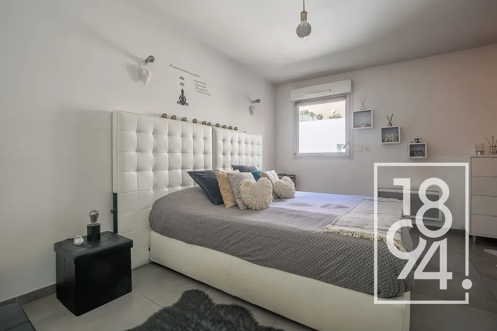 Magamistoad - Type 3 Apartment with Terrace in Marseille 7ème