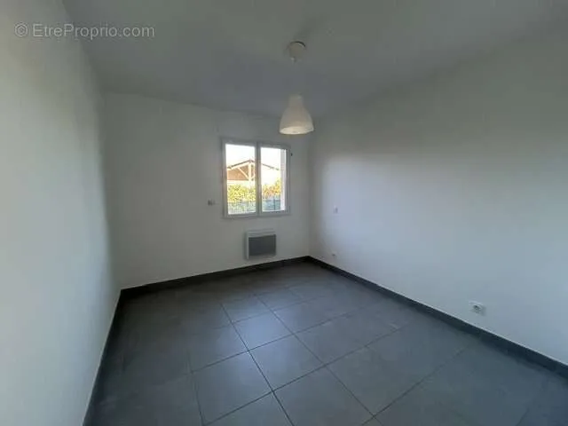 Pièces - Maison Récente avec Jardin à Carbonne