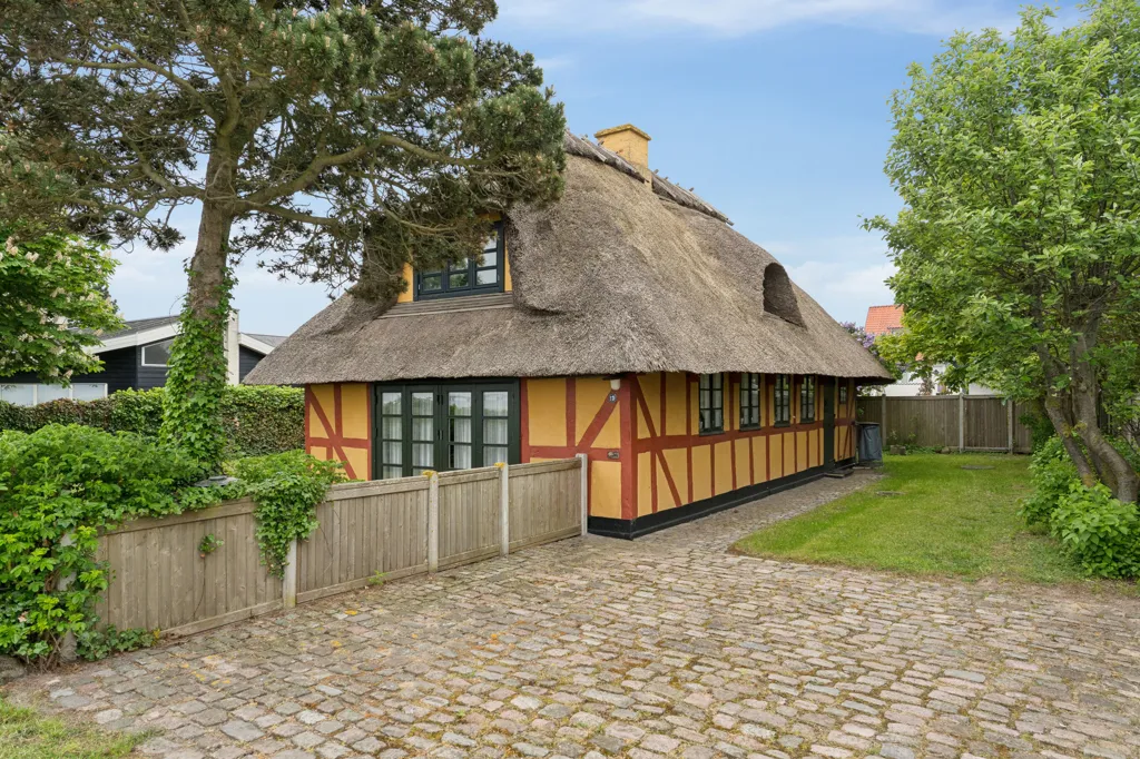 Extérieur - Historic Timber-Frame House with Water View in Nyborg