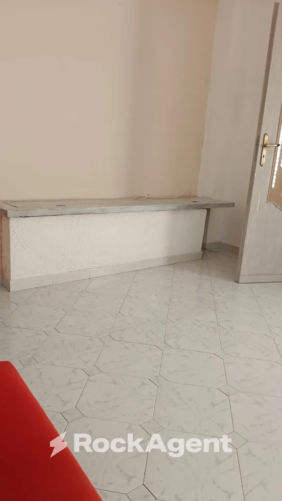 Elutuba - Twin-Occupancy Flat with Balcony in Angri