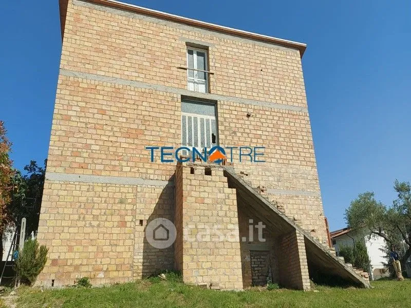 Välivaade - Multipurpose Rustico with Land in Campli