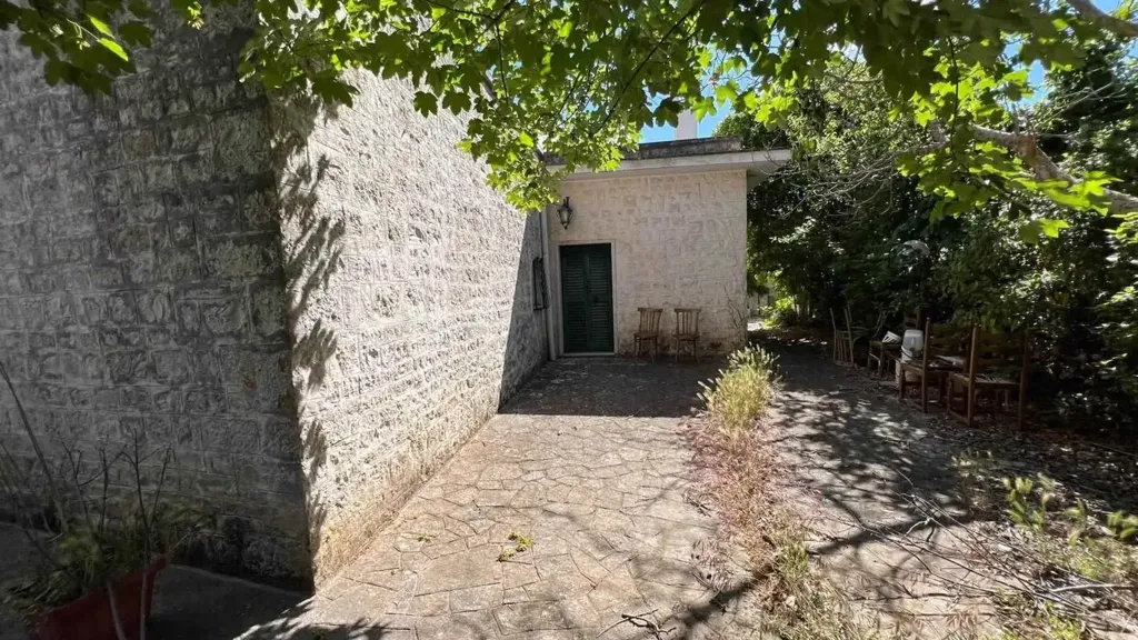 Aed - Trullo Complex with Garden in Locorotondo