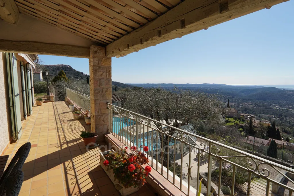 Terrasse - Villa avec Vue Panoramique à Spéracèdes