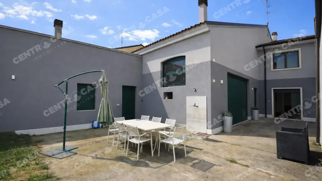 Jardin - Independent House with Large Storage in Legnago