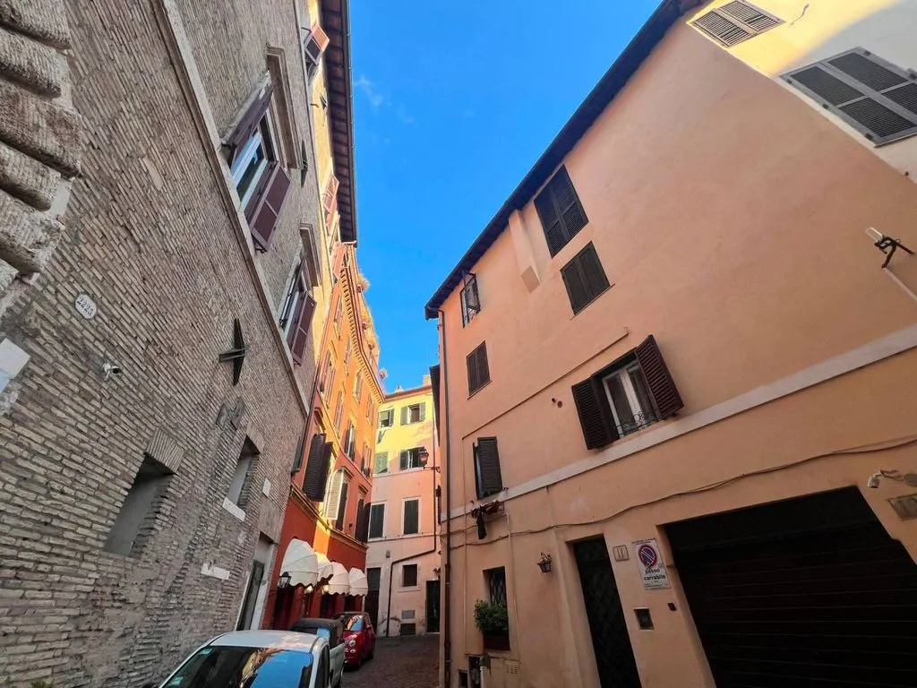 Aed - Luxury Flat with Historic Views in Rome